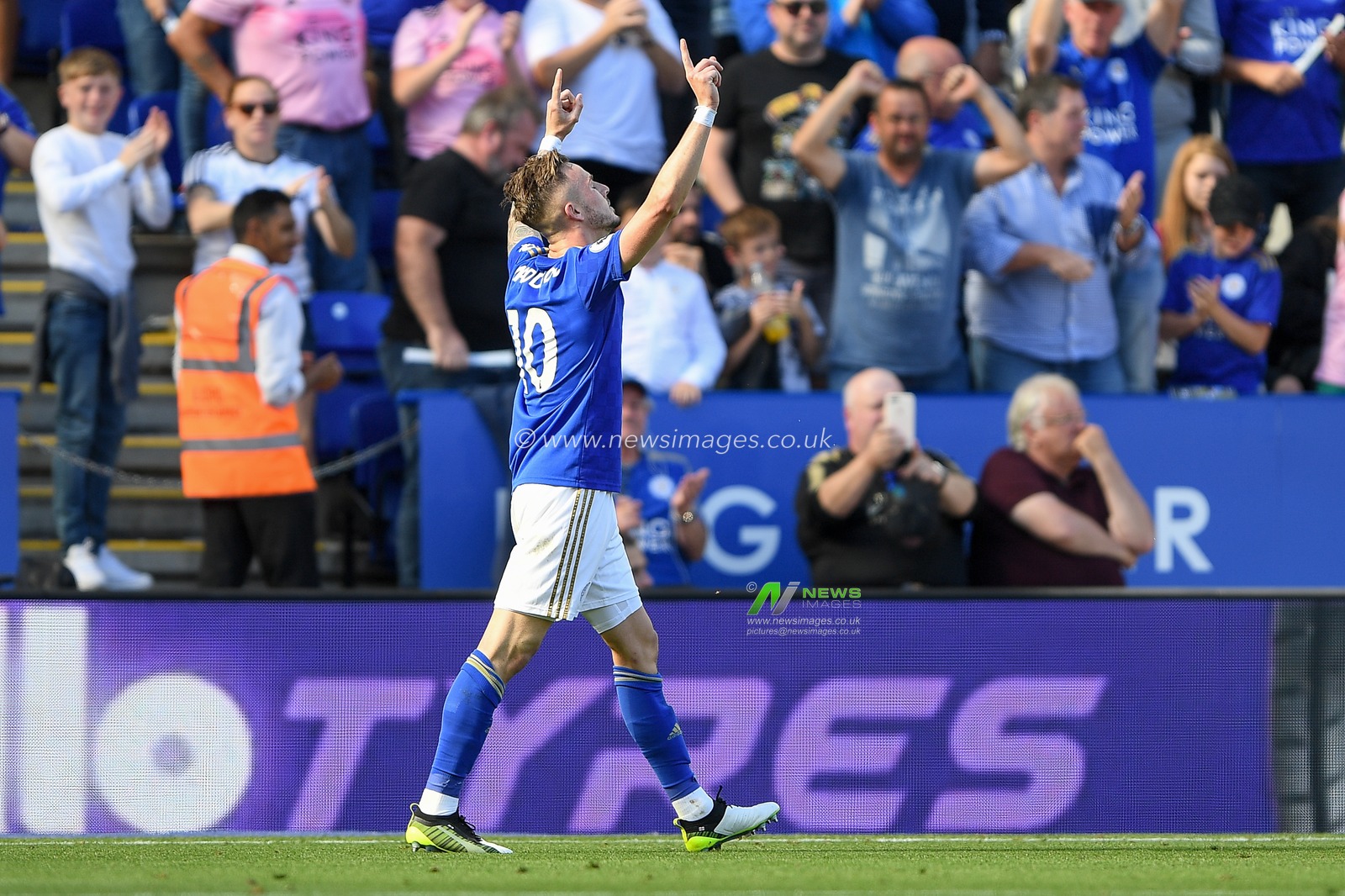 21st September 2019, King Power Stadium, Leicester, England ; Premier League Football, Leicester City vs Tottenham Hotspur : James Maddison (10) of Leicester City celebrates after scoring a goal to make it 2-1 


Credit: Jon Hobley/News Images

English Football League images are subject to DataCo Licence