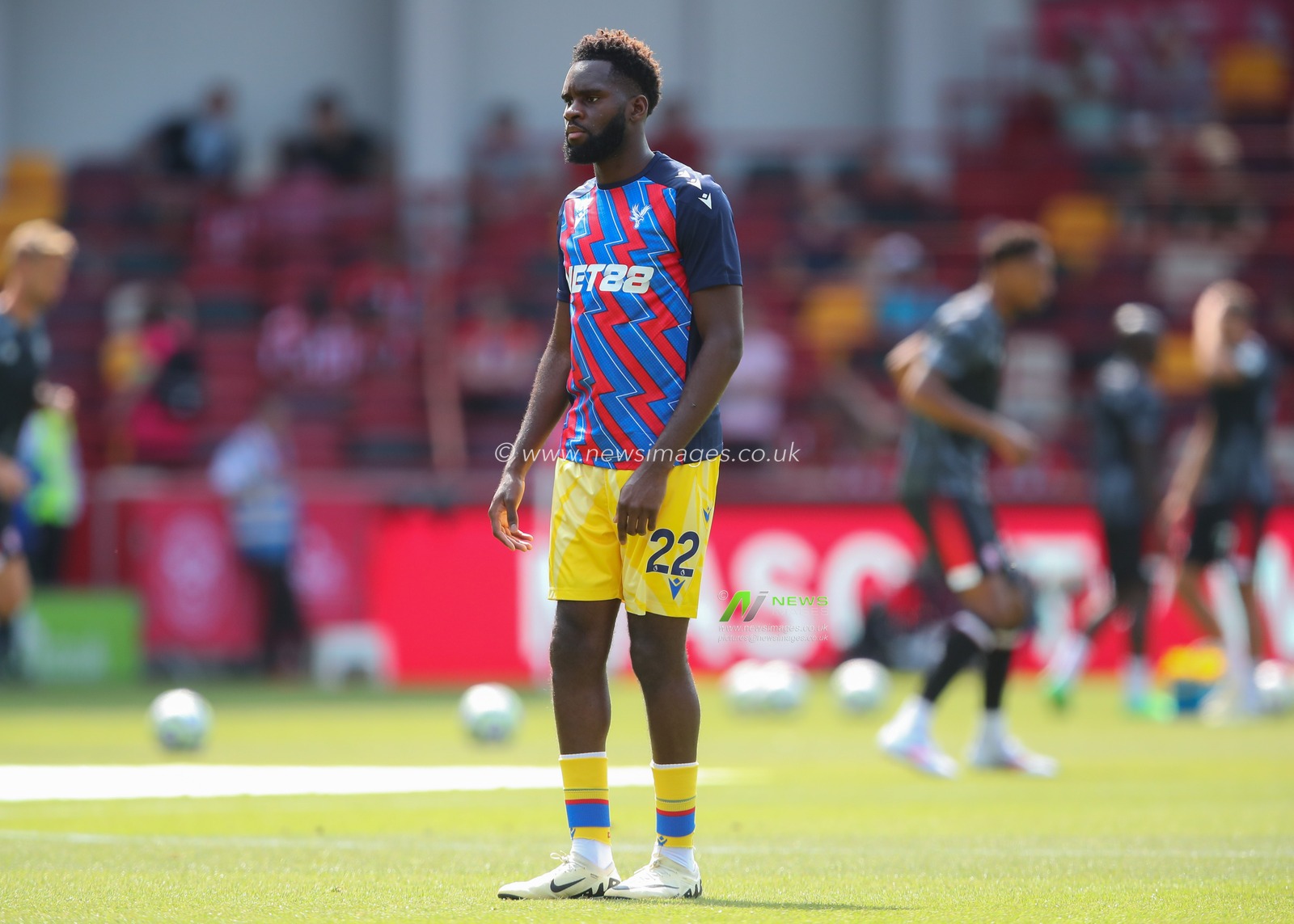 Odsonne Ã‰douard of Crystal Palace warms up ahead of the Premier League match Brentford vs Crystal Palace at The Gtech Community Stadium, London, United Kingdom, 18th August 2024

(Photo by Gareth Evans/News Images)
