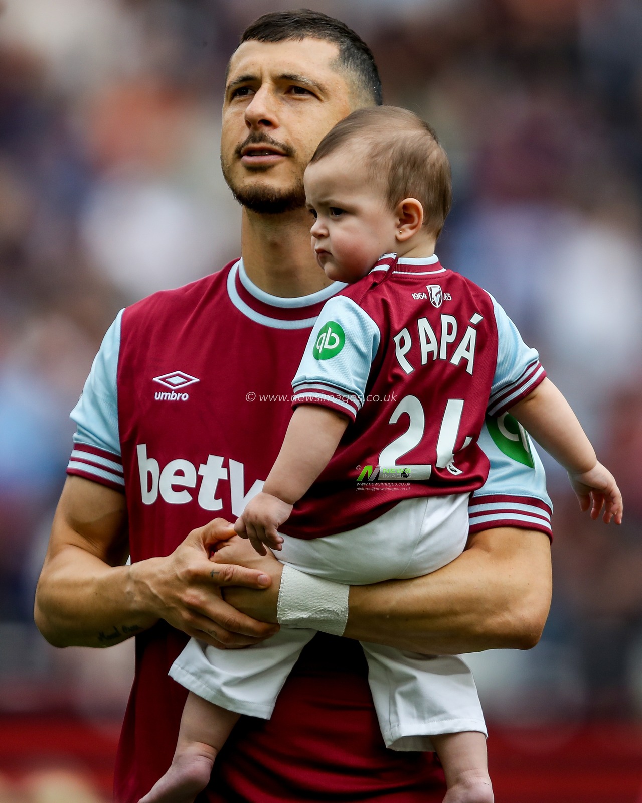 Guido Rodriguez of West Ham United lines up prior to the Premier League match West Ham United vs Nottingham Forest at London Stadium, London, United Kingdom, 18th May 2025

(Photo by Izzy Poles/News Images)