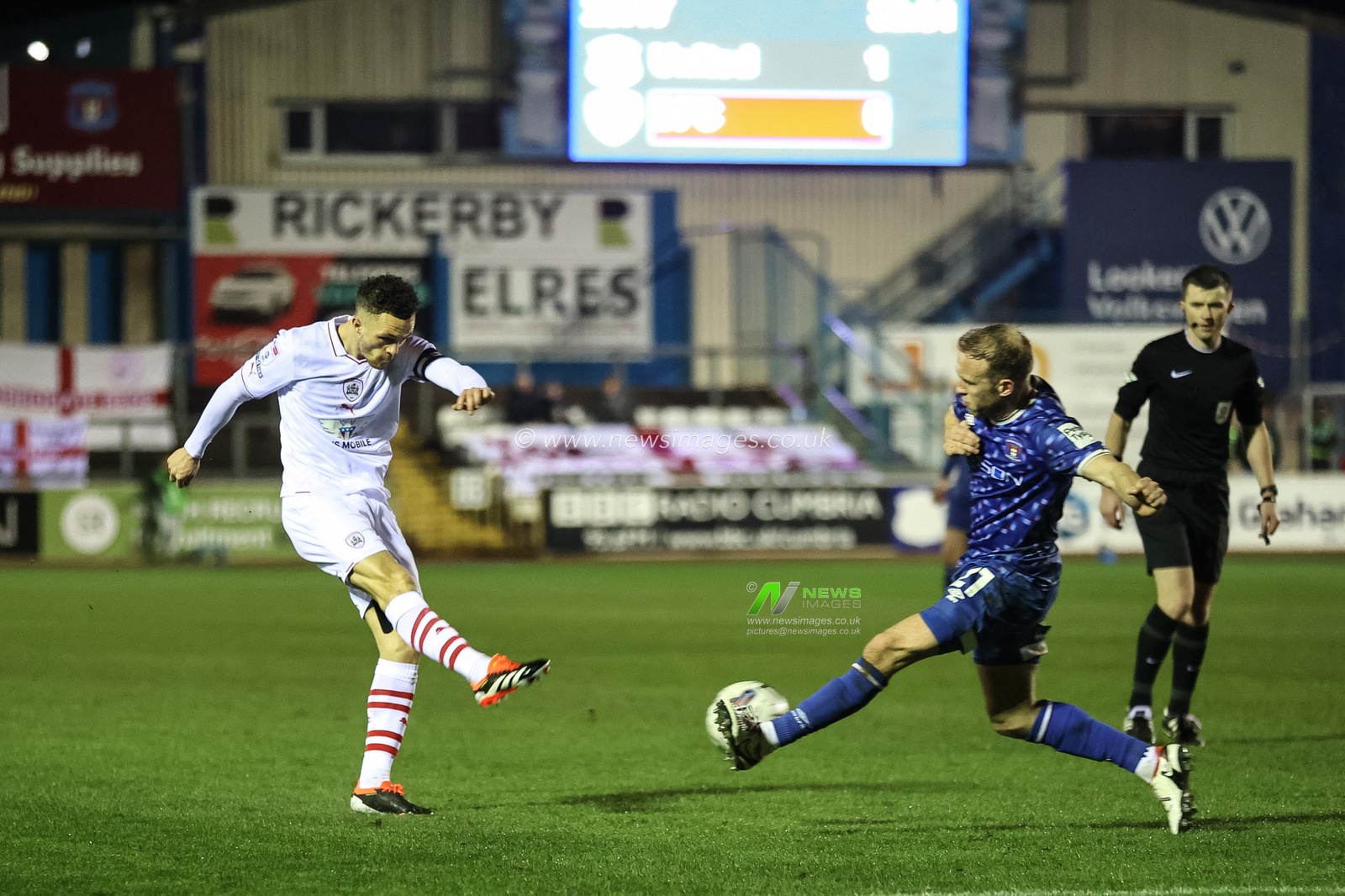Jordan Williams of Barnsley scores to make it 1-1 during the Sky Bet League 1 match Carlisle United vs Barnsley at Brunton Park, Carlisle, United Kingdom, 12th March 2024

(Photo by Mark Cosgrove/News Images)