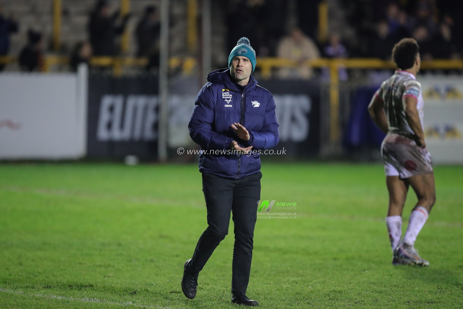 Rohan Smith Head Coach of Leeds Rhinos applauds the fans after the Betfred Super League Round 5 match Castleford Tigers vs Leeds Rhinos at The Mend-A-Hose Jungle, Castleford, United Kingdom, 16th March 2023

(Photo by James Heaton/News Images)