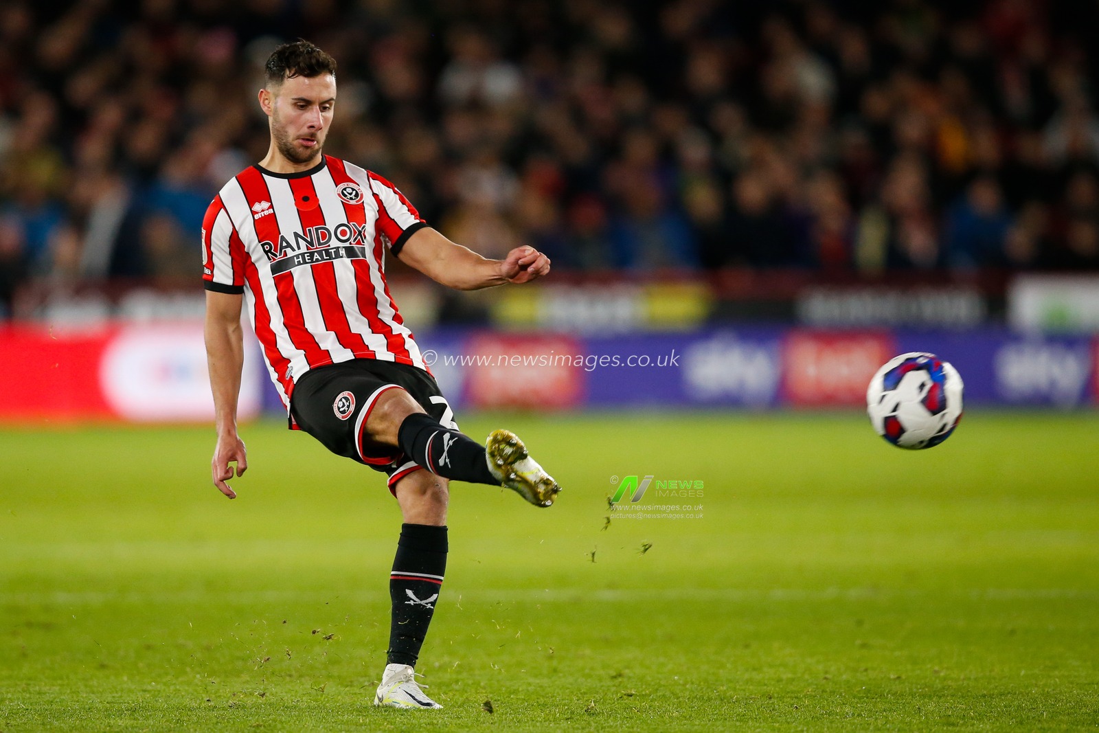 George Baldock #2 of Sheffield United during the Sky Bet Championship match Sheffield United vs Rotherham United at Bramall Lane, Sheffield, United Kingdom, 8th November 2022

(Photo by Ben Early/News Images)