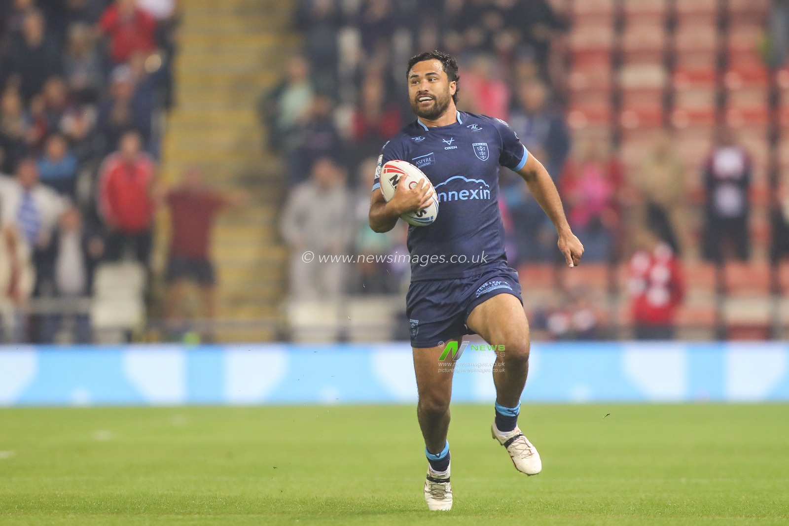Peta Hiku of Hull KR breaks with the ball during the Betfred Super League Round 26 match Leigh Leopards vs Hull KR at Leigh Sports Village, Leigh, United Kingdom, 13th September 2024

(Photo by Gareth Evans/News Images)