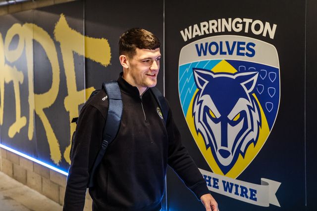 Josh Thewlis of Warrington Wolves arrives during the Betfred Challenge Cup Quarter Final match Warrington Wolves vs Leigh Leopards at The Halliwell Jones Stadium, Warrington, United Kingdom on 11 April 2026

(Photo by Alfie Cosgrove/News Images)