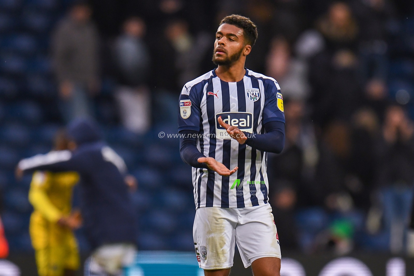 8th December 2019, The Hawthorns, West Bromwich, England; Sky Bet Championship, West Bromwich Albion v Swansea City : Darnell Furlong (2) of West Bromwich Albion thanks the home support after the final whistle

Credit: Gareth Dalley/News Images