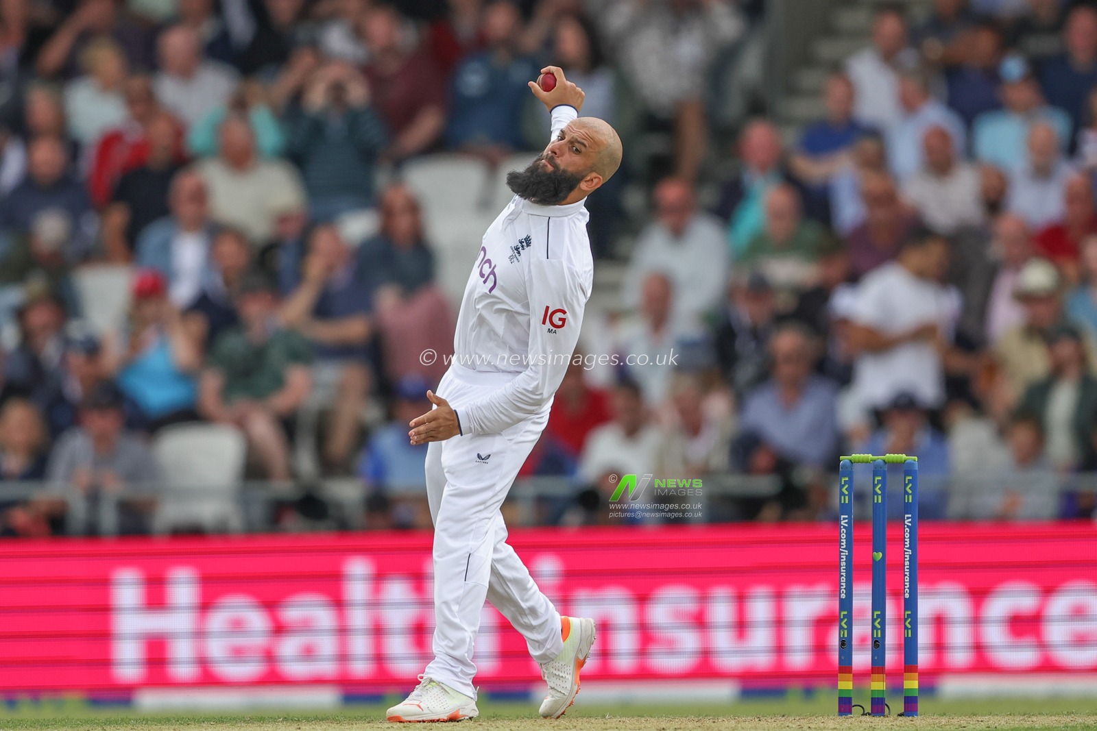 Moeen Ali of England delivers the ball during the LV= Insurance Ashes Third Test Series Day 1 England v Australia at Headingley Stadium, Leeds, United Kingdom, 6th July 2023

(Photo by Mark Cosgrove/News Images)