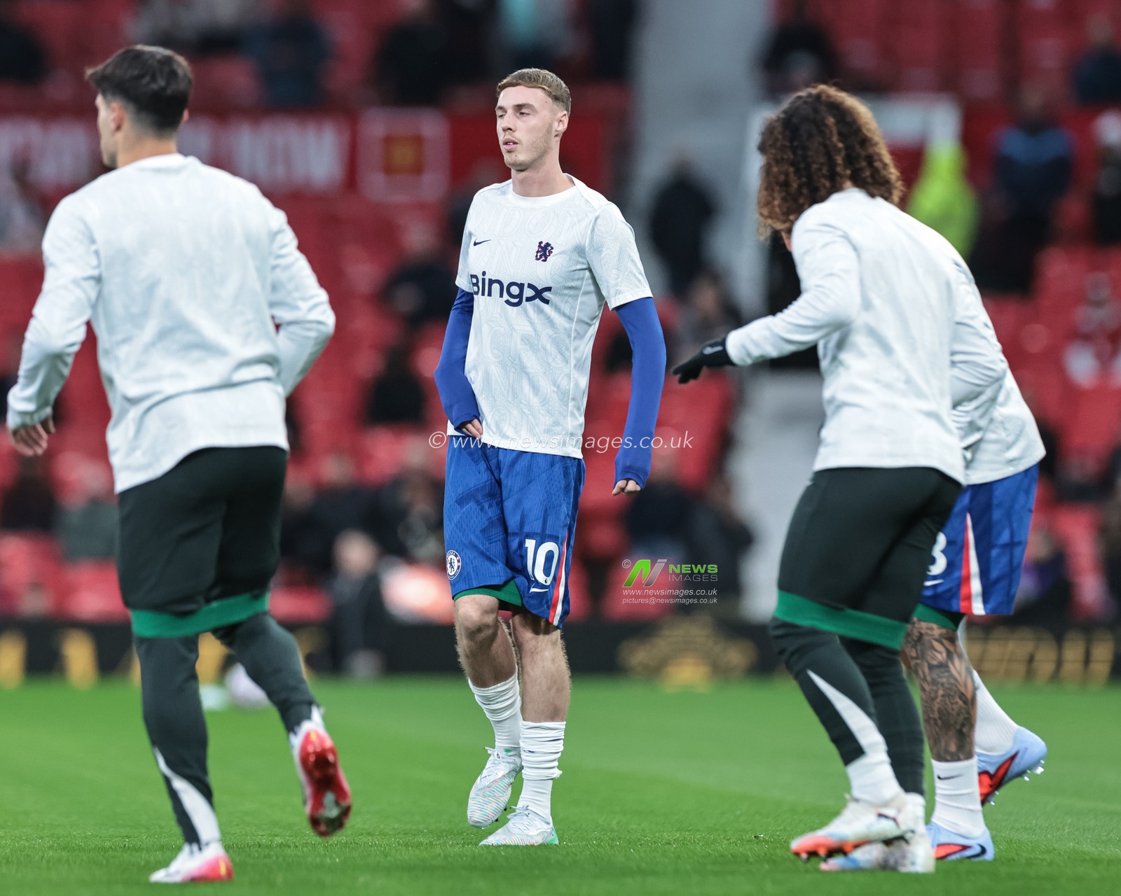 Cole Palmer of Chelsea in the pregame warmup session during the Premier League match Manchester United vs Chelsea at Old Trafford, Manchester, United Kingdom, 20th September 2025

(Photo by Mark Cosgrove/News Images)