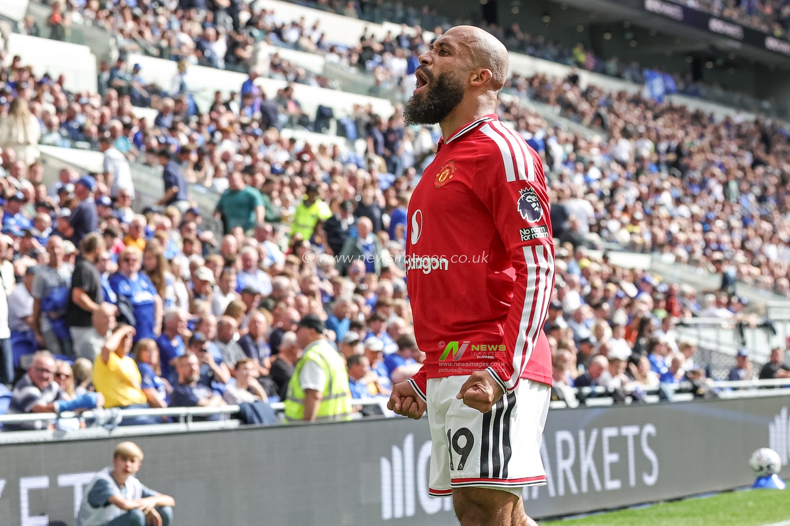 Bryan Mbeumo of Manchester United celebrates his goal to make it 0-1 during the Premier League match Everton vs Manchester United at Hill Dickinson Stadium, Liverpool, United Kingdom on 06 September 2026

(Photo by Mark Cosgrove/News Images)