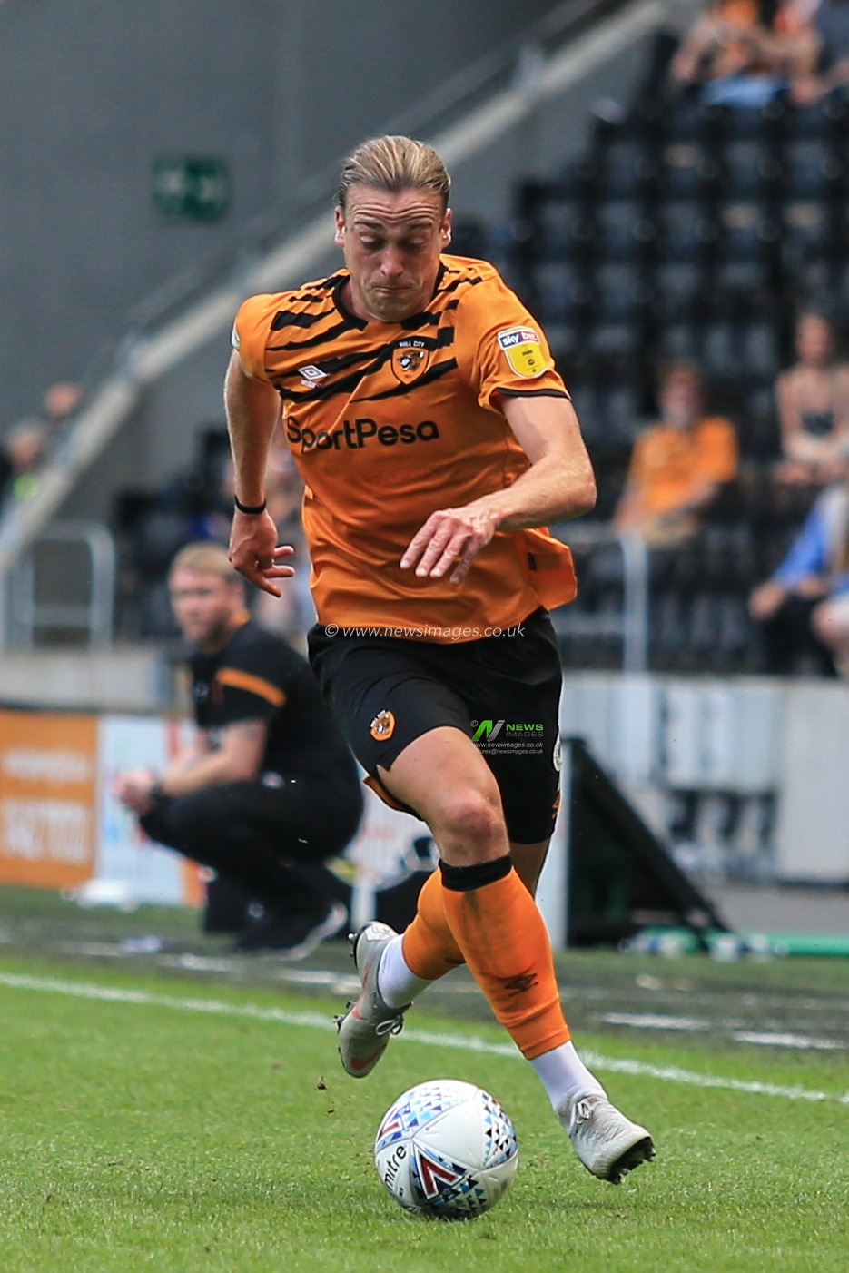 24th August 2019 , KCOM Stadium, Hull , England; Sky Bet Championship Football, Hull City vs Bristol City  ; Tom Eaves (9) of Hull City runs with the ball

Credit:   David Greaves/News Images

English Football League images are subject to DataCo Licence