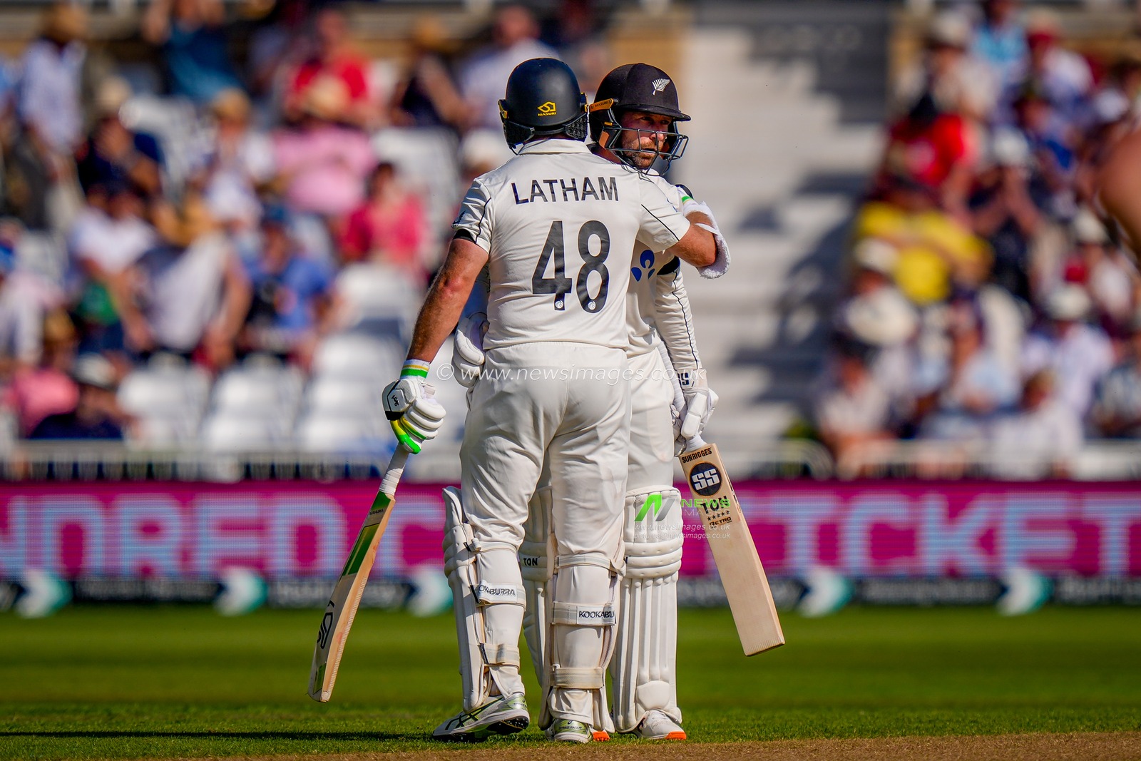 Devon Conwayof New Zealand celebrates going past 150 runs during the 3rd Rothesay Test Match Day 1 match England vs New Zealand at Trent Bridge, Nottingham, United Kingdom on 25 June 2026

(Photo by Maynard Manyowa/News Images)