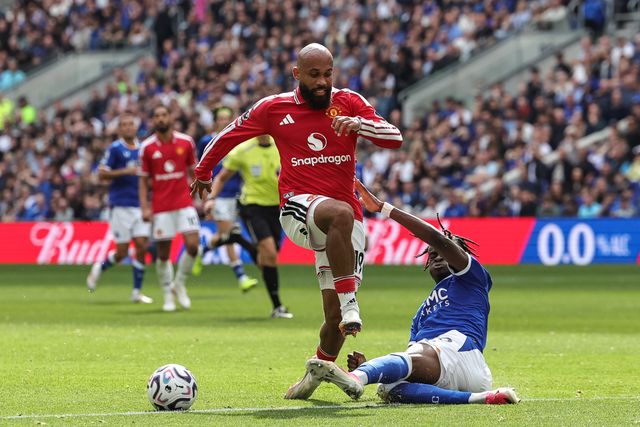 Tyrique George of Everton slide tackles Bryan Mbeumo of Manchester United during the Premier League match Everton vs Manchester United at Hill Dickinson Stadium, Liverpool, United Kingdom on 06 September 2026

(Photo by Mark Cosgrove/News Images)