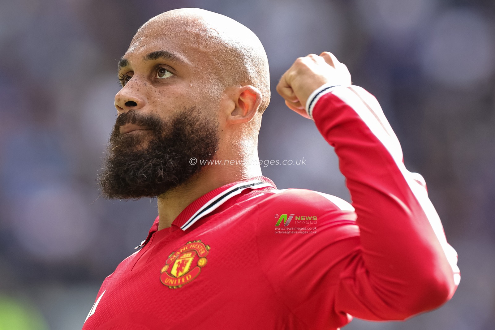 Bryan Mbeumo of Manchester United celebrates his goal to make it 0-1 during the Premier League match Everton vs Manchester United at Hill Dickinson Stadium, Liverpool, United Kingdom on 06 September 2026

(Photo by Mark Cosgrove/News Images)