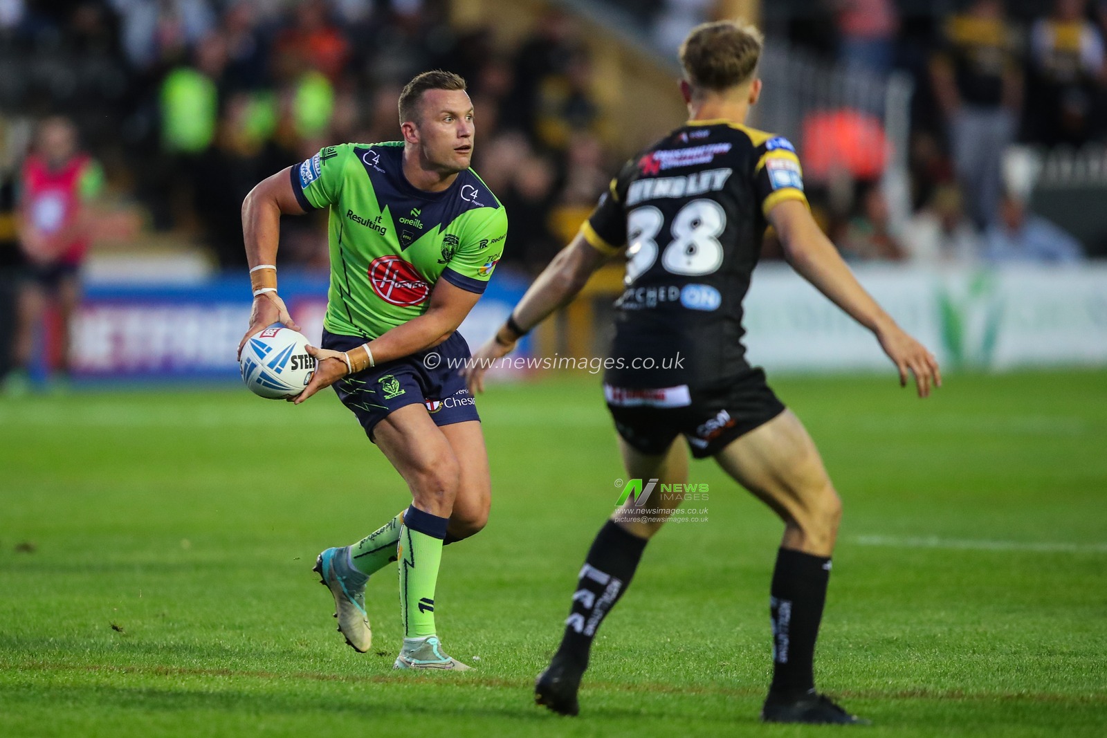 Josh Drinkwater of Warrington Wolves in action during the Betfred Super League Round 23 match Castleford Tigers vs Warrington Wolves at The Mend-A-Hose Jungle, Castleford, United Kingdom, 23rd August 2024

(Photo by Gareth Evans/News Images)