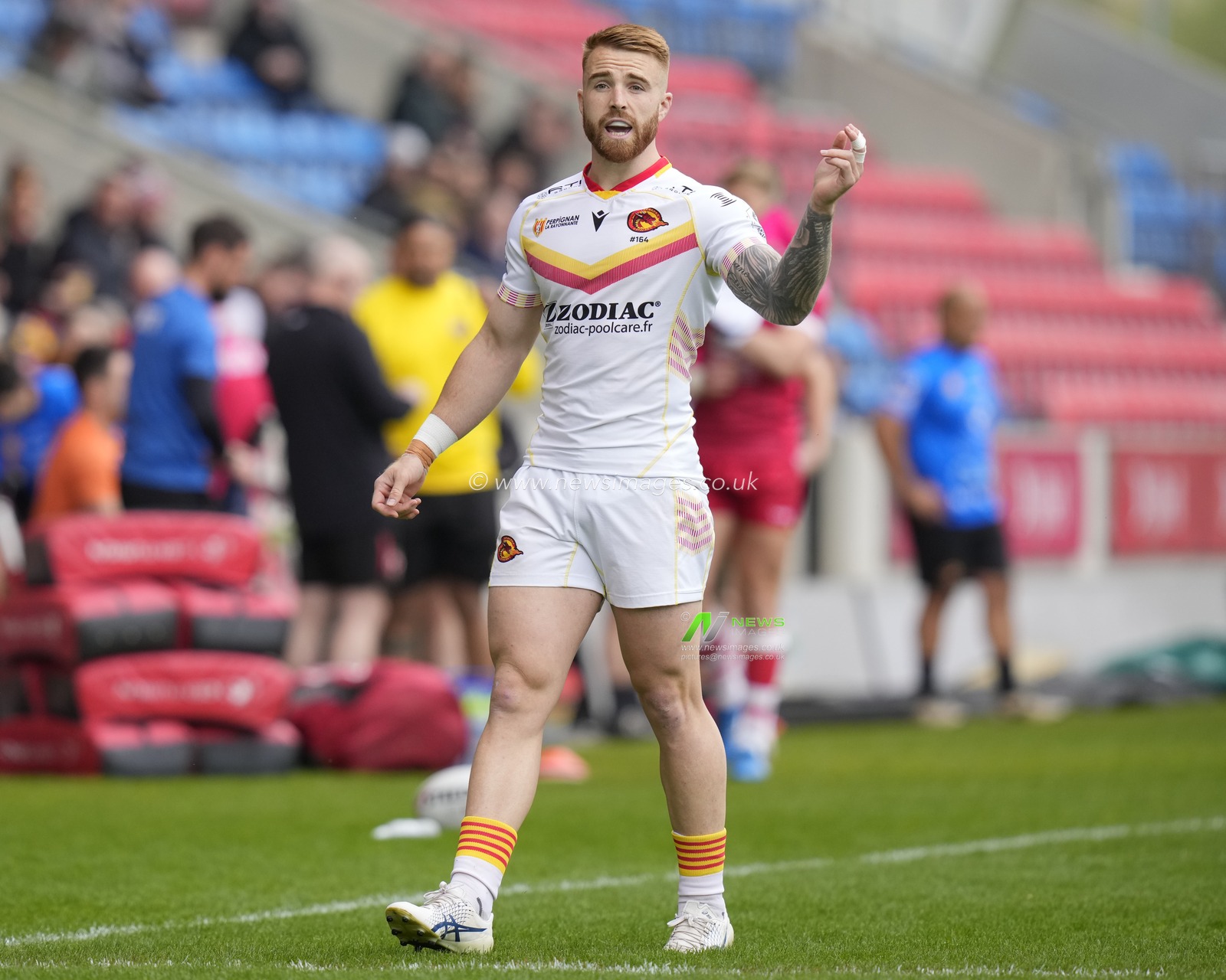 Adam Keighran #3 of Catalans Dragons shouts instructions the Betfred Super League Round 10 match Salford Red Devils vs Catalans Dragons at AJ Bell Stadium, Eccles, United Kingdom, 23rd April 2023

(Photo by Steve Flynn/News Images)