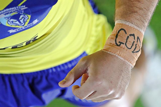 The wrist band of Ryan Matterson of Warrington Wolves before the Betfred Super League round 27 match Hull KR vs Warrington Wolves at Sewell Group Craven Park, Kingston upon Hull, United Kingdom, 18th September 2025(Photo by Sam Eaden/News Images)