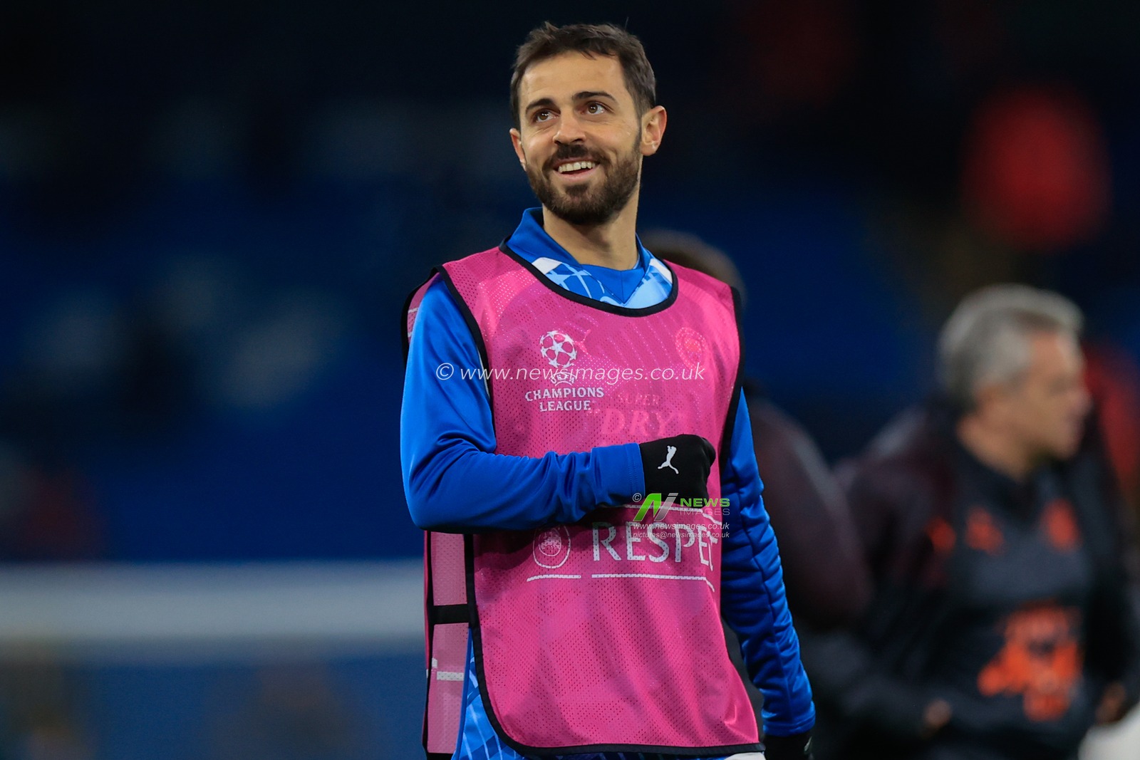 Bernardo Silva #20 of Manchester City during the pre-game warm up ahead of the UEFA Champions League Group G match Manchester City vs RB Leipzig at Etihad Stadium, Manchester, United Kingdom, 28th November 2023

(Photo by Conor Molloy/News Images)