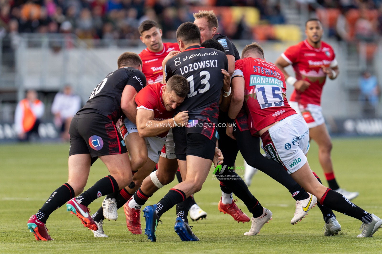 Saracens stop  Phil Cokanasiga #13 of Leicester Tigers from powering his way through the defence during the Gallagher Premiership match Saracens vs Leicester Tigers at StoneX Stadium, London, United Kingdom, 1st October 2022

(Photo by Richard Washbrooke/News Images)