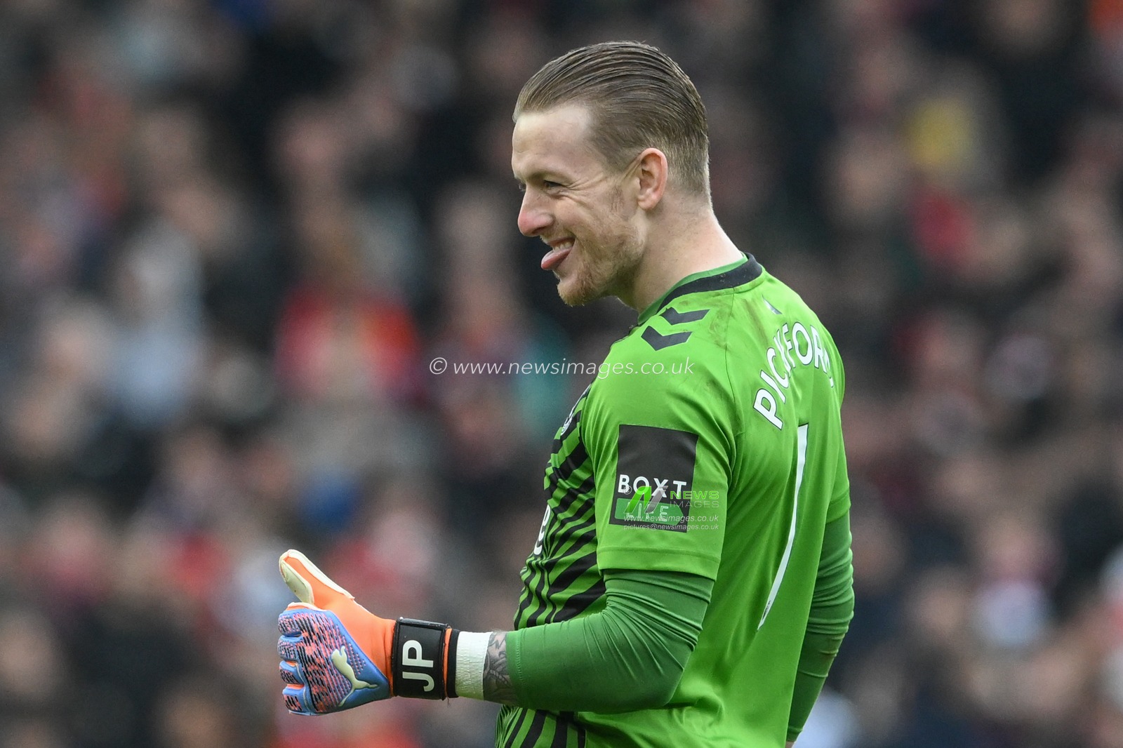 Jordan Pickford #1 of Everton interacts with the fans during the Premier League match Nottingham Forest vs Everton at City Ground, Nottingham, United Kingdom, 4th March 2023

(Photo by Craig Thomas/News Images)