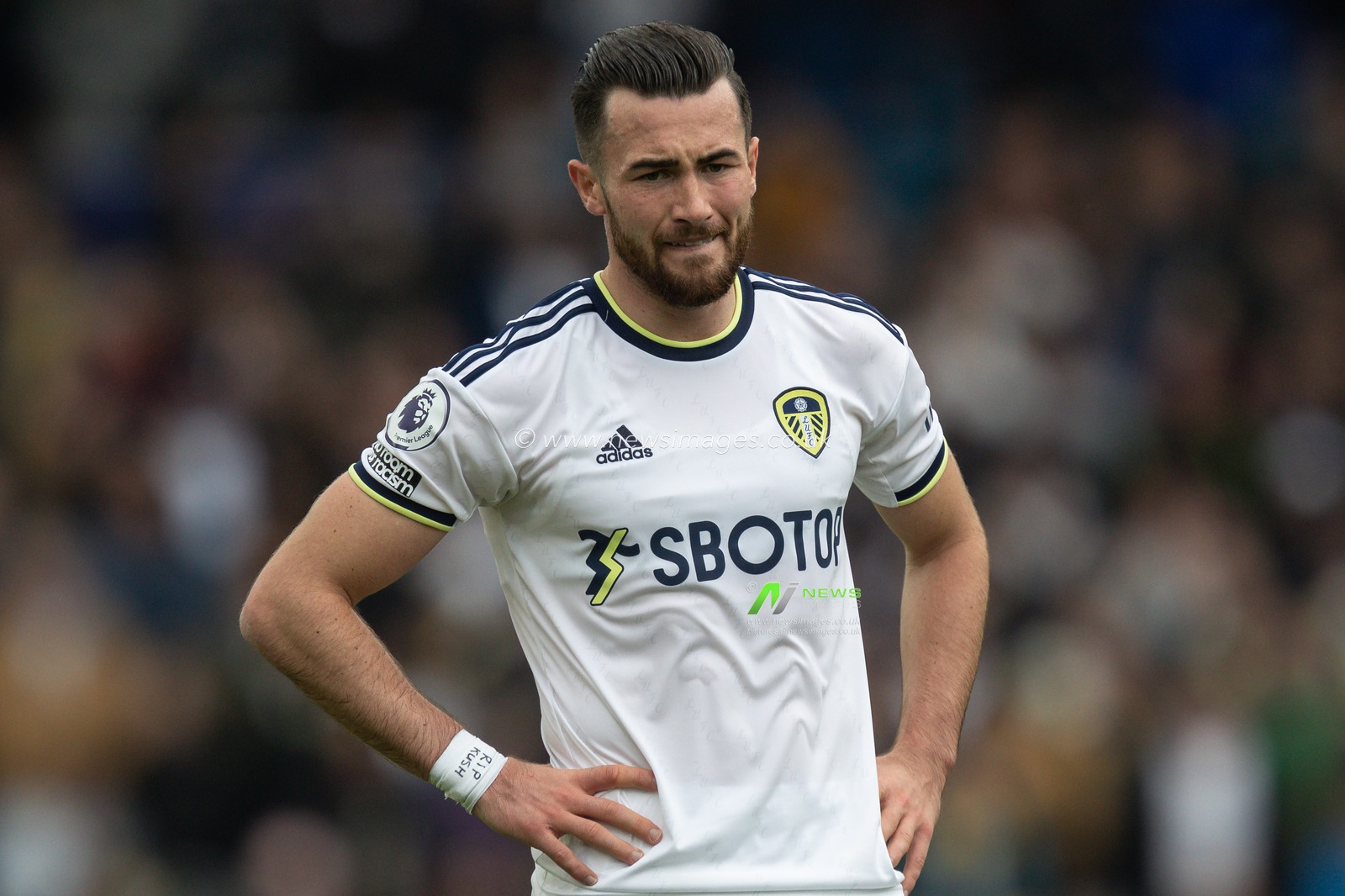 A dejected Jack Harrison #11 of Leeds United during the Premier League match Leeds United vs Fulham at Elland Road, Leeds, United Kingdom, 23rd October 2022

(Photo by James Heaton/News Images)