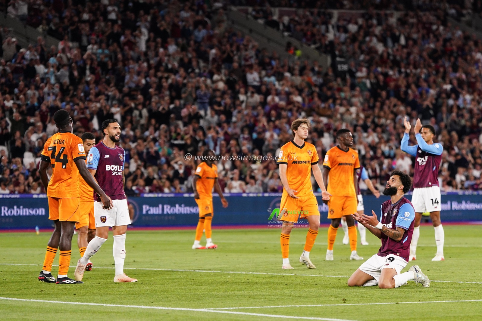 during the Sky Bet Championship match West Ham United vs Wolverhampton Wanderers at London Stadium, London, United Kingdom on 01 September 2026

(Photo by Harvey Murphy/News Images)
