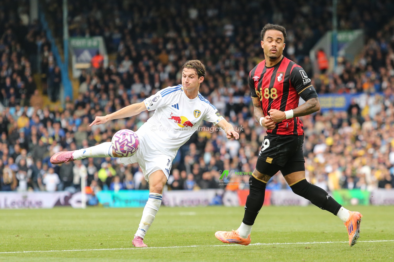 Brenden Aaronson of Leeds United shoots on goal during the Premier League match Leeds United vs Bournemouth at Elland Road, Leeds, United Kingdom, 27th September 2025

(Photo by Richard Bierton/News Images)
