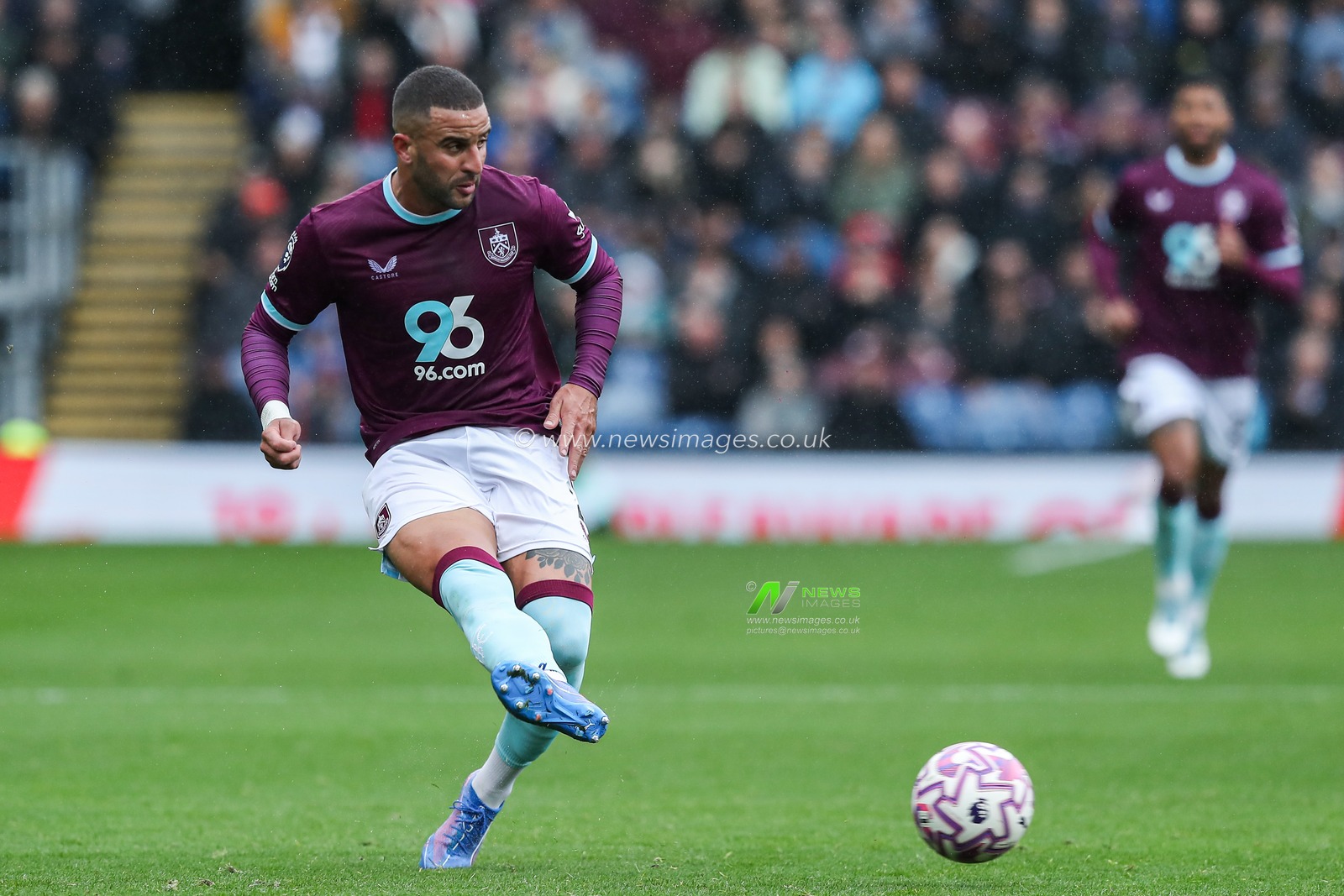 Kyle Walker of Burnley with ball at his feet during the Premier League match Burnley vs Nottingham Forest at Turf Moor, Burnley, United Kingdom, 20th September 2025

(Photo by Jorge Horsted/News Images)