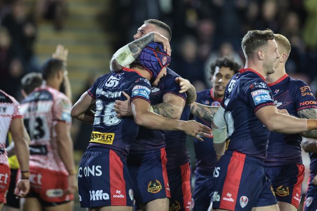 Harry Robertson of St Helens goes over for a try during the Betfred Super League Round 26 match Leigh Leopards vs St Helens at Leigh Sports Village, Leigh, United Kingdom, 12th September 2025

(Photo by Mark Cosgrove/News Images)