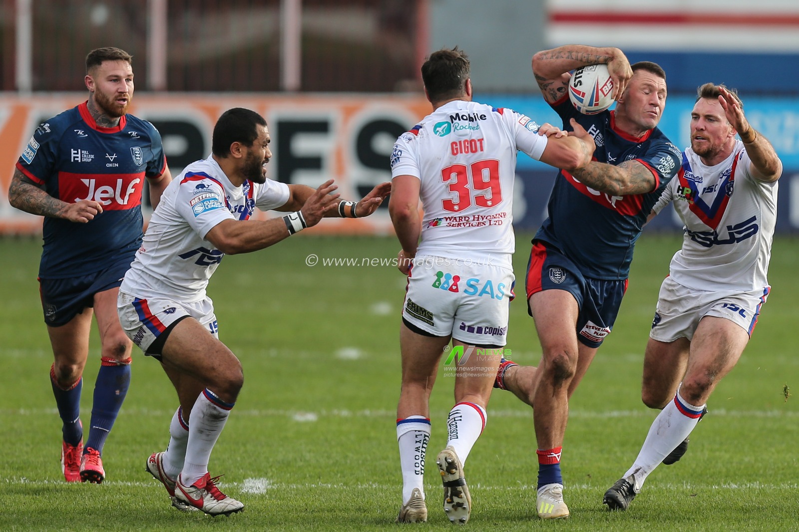 Shaun Kenny-Dowall (3) of Hull KR in action during the game