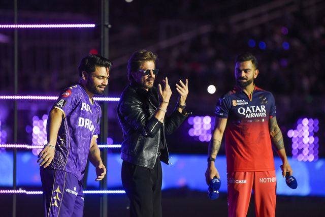 KKR Co Owner Shah Rukh Khan ,Center with  KKR Rinku Singh and RCB cricketer Virat Kohali at the  opening ceremony at Eden Garden Cricket Stadium in Kolkata on March 22,2025,Pictures by Debajyoti Chakraborty.(Photo: Debajyoti Chakraborty/News Images)