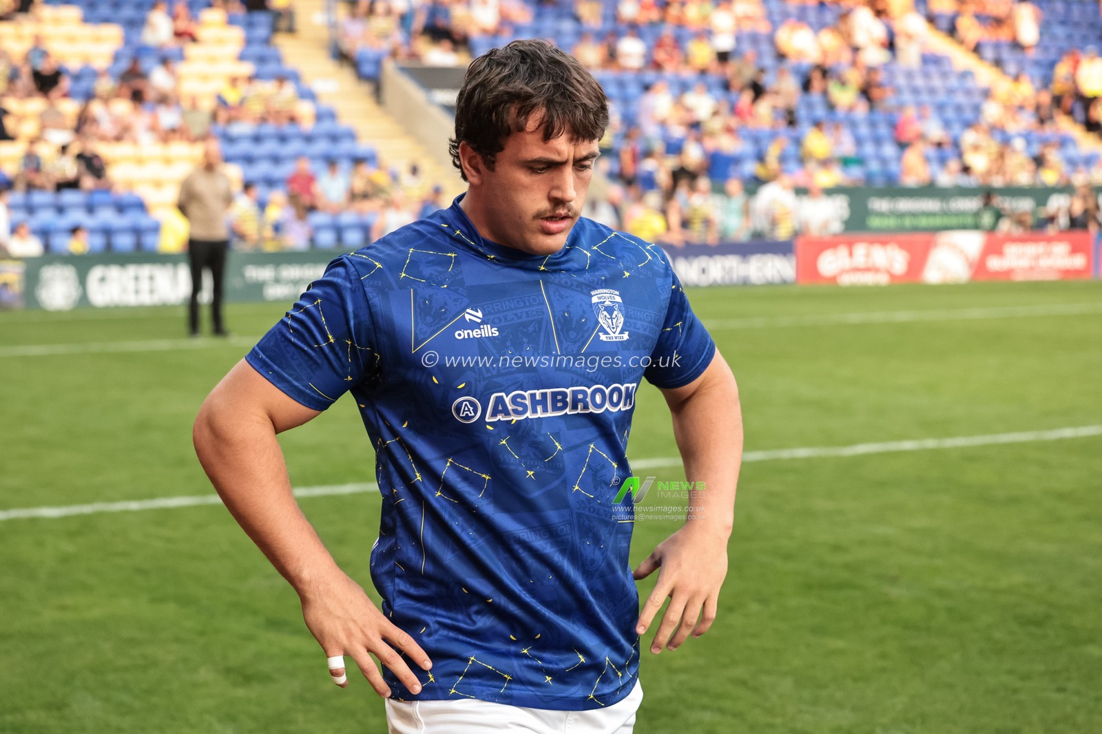 Max Wood of Warrington Wolves in the pre-game warm up during the Betfred Super League round 23 match Warrington Wolves vs York Knights at The Halliwell Jones Stadium, Warrington, United Kingdom on 13 August 2026

(Photo by Mark Cosgrove/News Images)