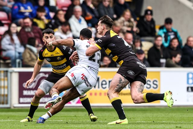 Jason Qareqare of Castleford Tigers is tackled by Sam Wood of York Knights during the Betfred Super League round 12 match York Knights vs Castleford Tigers at LNER Community Stadium, York, United Kingdom on 16 May 2026

(Photo by Alfie Cosgrove/News Images)