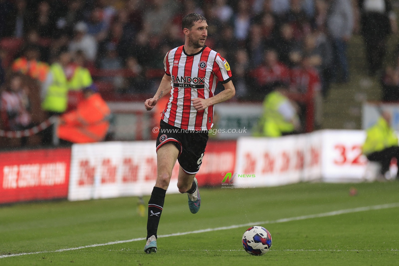 Chris Basham #6 of Sheffield United during the Sky Bet Championship match Sheffield United vs Preston North End at Bramall Lane, Sheffield, United Kingdom, 29th April 2023

(Photo by Conor Molloy/News Images)