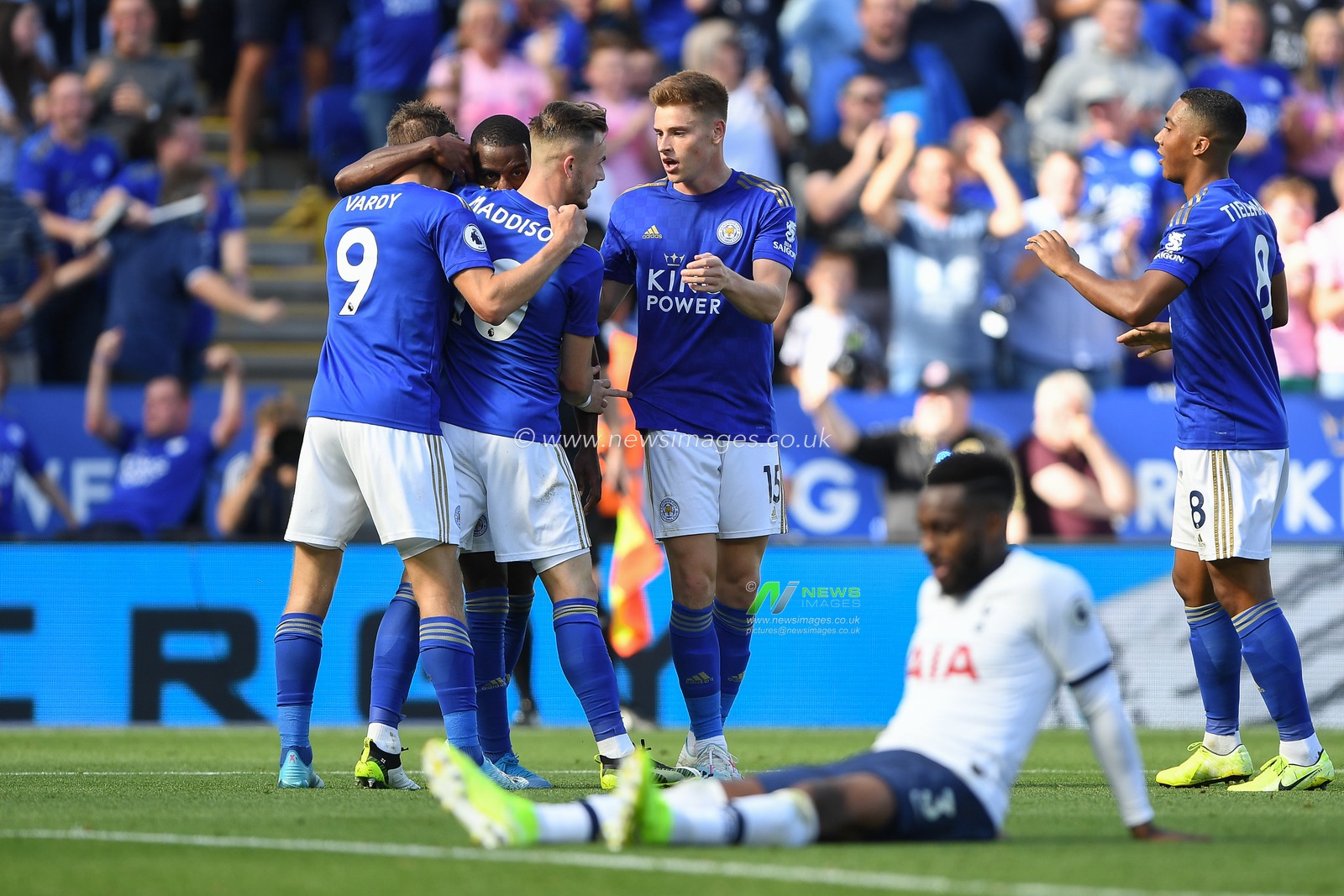 21st September 2019, King Power Stadium, Leicester, England ; Premier League Football, Leicester City vs Tottenham Hotspur : The Foxes celebrate after Ricardo Pereira (21) of Leicester City scored a goal to make it 1-1


Credit: Jon Hobley/News Images

English Football League images are subject to DataCo Licence