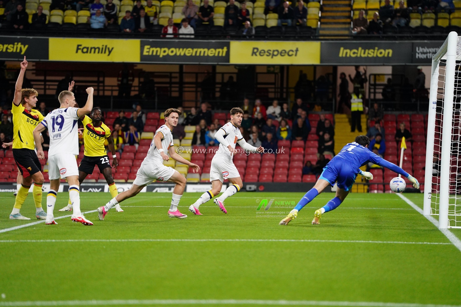 Callum Lang of Preston North End scores to make it 0-1 during the Sky Bet Championship match Watford vs Preston North End at Vicarage Road, Watford, United Kingdom on 08 September 2026

(Photo by Harvey Murphy/News Images)