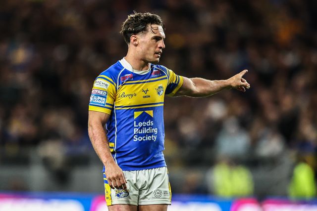 Brodie Croft of Leeds Rhinos gives team mates instructions during the Betfred Super League round 26 match Leeds Rhinos vs Catalans Dragons at Headingley Stadium, Leeds, United Kingdom, 11th September 2025

(Photo by Alfie Cosgrove/News Images)