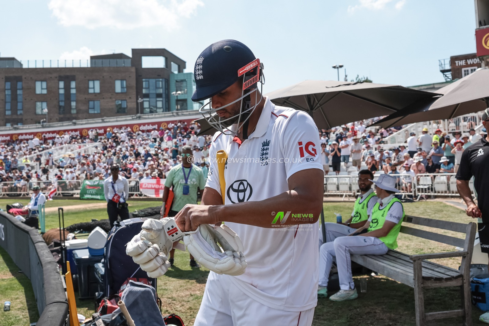 Emilio Gay of England heads out to open the batting during the 3rd Rothesay Test Match Day 2 match England vs New Zealand at Trent Bridge, Nottingham, United Kingdom on 26 June 2026

(Photo by Mark Cosgrove/News Images)