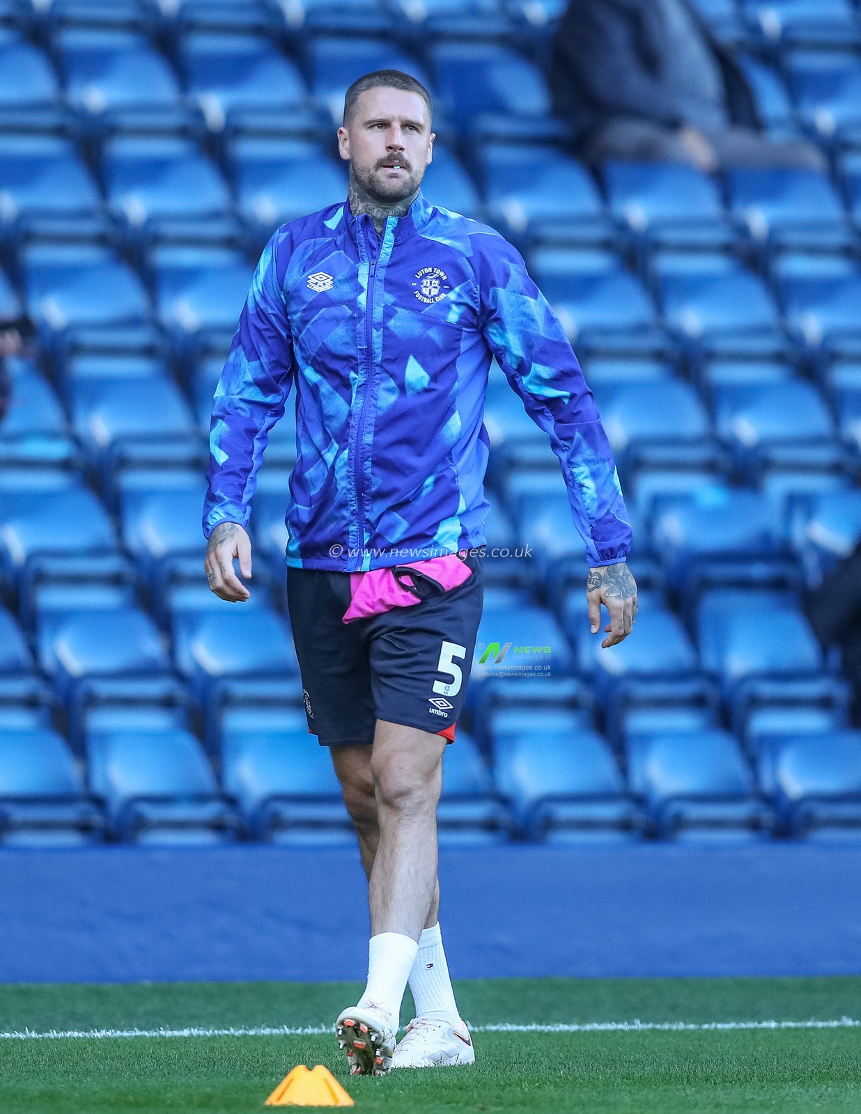 Sonny Bradley #5 of Luton Town during the pre-game warm up ahead of the Sky Bet Championship match West Bromwich Albion vs Luton Town at The Hawthorns, West Bromwich, United Kingdom, 8th October 2022

(Photo by Gareth Evans/News Images)
