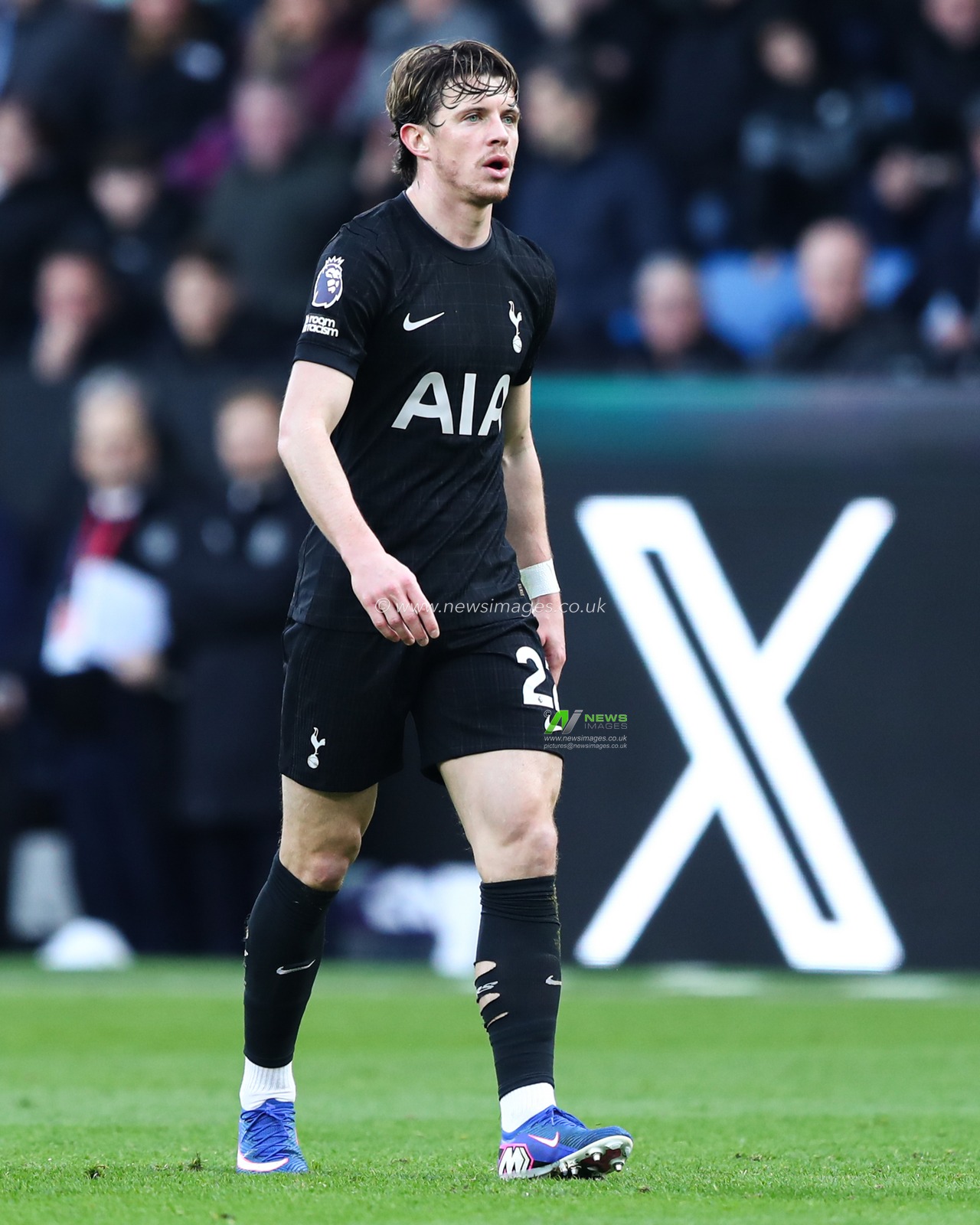 Conor Gallagher of Tottenham Hotspur during the Premier League match Burnley vs Tottenham Hotspur at Turf Moor, Burnley, United Kingdom on 24 January 2026

(Photo by Jorge Horsted/News Images)