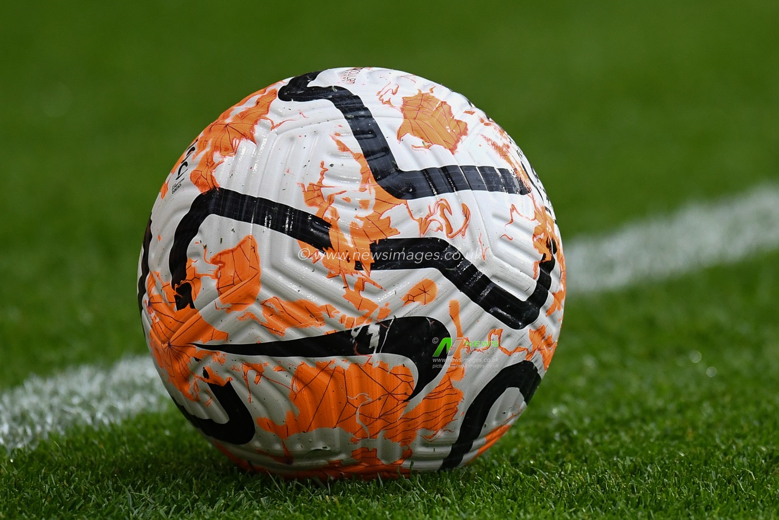 General view of the Nike Premier league Flight match ball before the Premier League match Wolverhampton Wanderers vs Manchester City at Molineux, Wolverhampton, United Kingdom, 30th September 2023

(Photo by Mike Jones/News Images)