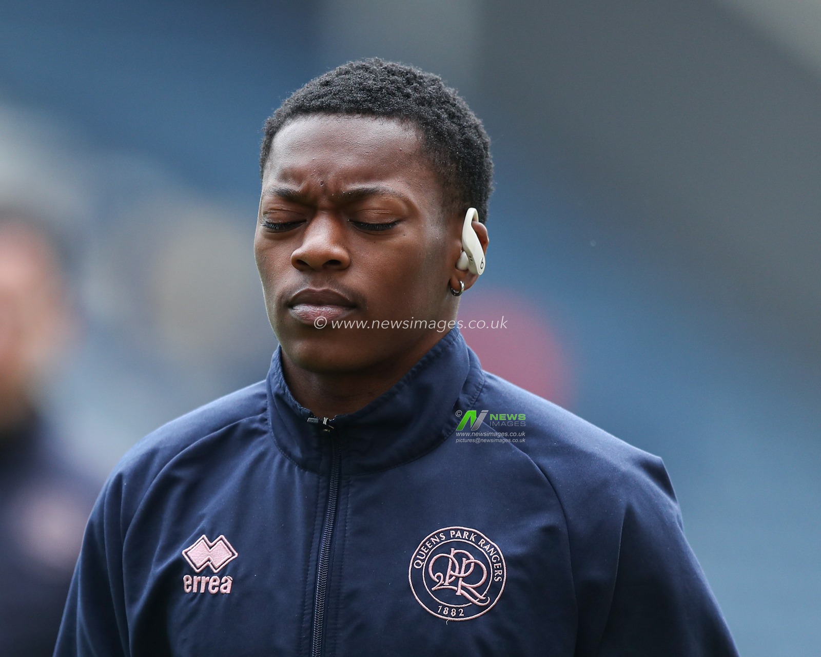 Karamoko DembÃ©lÃ© of Queens Park Rangers arrives at stadium ahead of the Sky Bet Championship match Preston North End vs Queens Park Rangers at Deepdale, Preston, United Kingdom, 18th April 2025

(Photo by Jorge Horsted/News Images)
