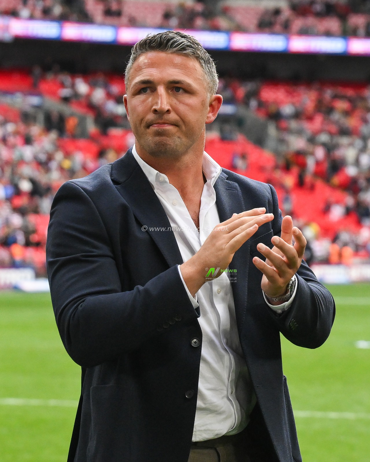 Sam Burgess Head Coach of Warrington Wolves  applauds the fans at the end of the Betfred Challenge Cup Final match Warrington Wolves vs Wigan Warriors at Wembley Stadium, London, United Kingdom, 8th June 2024

(Photo by Craig Thomas/News Images)
