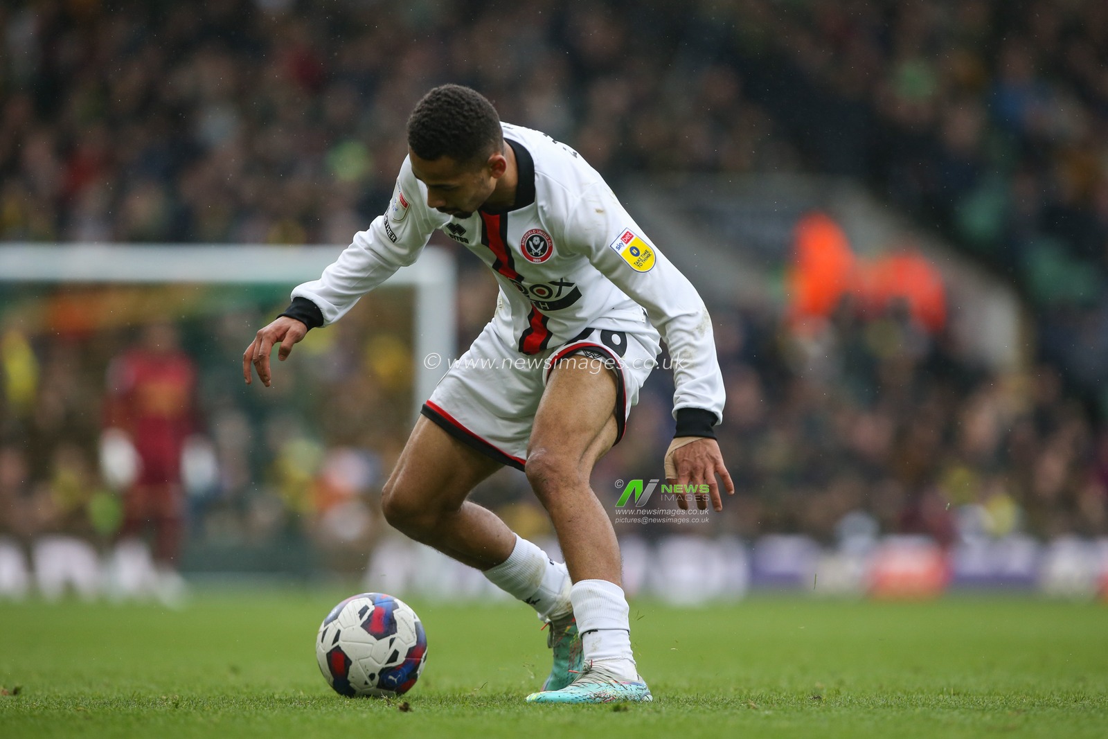 Iliman Ndiaye #29 of Sheffield United on the ball during the Sky Bet Championship match Norwich City vs Sheffield United at Carrow Road, Norwich, United Kingdom, 1st April 2023

(Photo by Arron Gent/News Images)