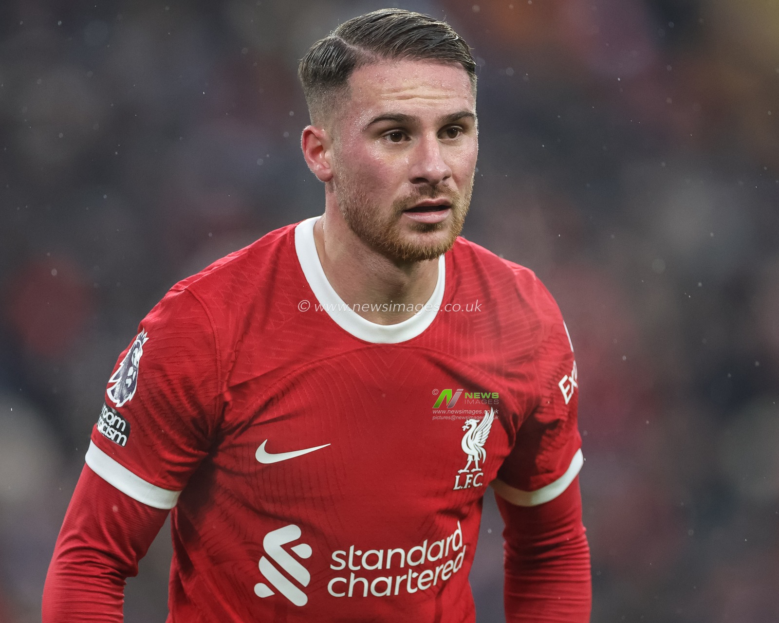 Alexis Mac Allister #10 of Liverpool during the Premier League match Liverpool vs Fulham at Anfield, Liverpool, United Kingdom, 3rd December 2023

(Photo by Mark Cosgrove/News Images)