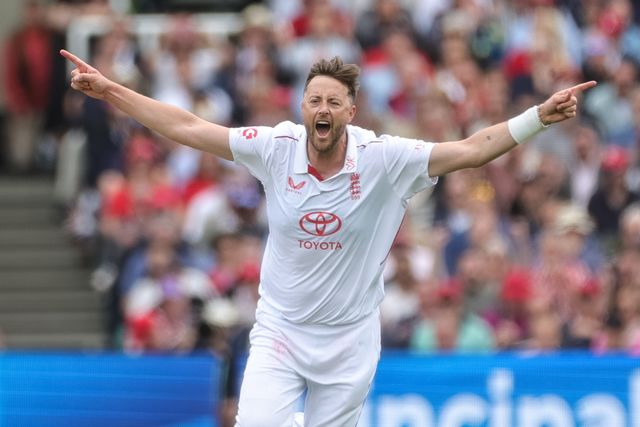 Ollie Robinson of England celebrates his fifth wicket as he takes Matt Henry during the 1st Rothesay Test Match Day 2 match England vs New Zealand at Lords, London, United Kingdom on 05 June 2026

(Photo by Mark Cosgrove/News Images)