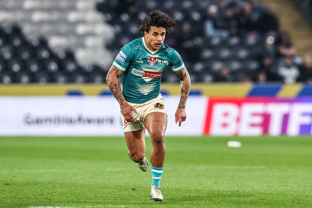 Tristan Sailor of St Helens during the Betfred Super League round 8 match Hull FC vs St Helens at MKM Stadium, Hull, United Kingdom on 16 April 2026

(Photo by Alfie Cosgrove/News Images)