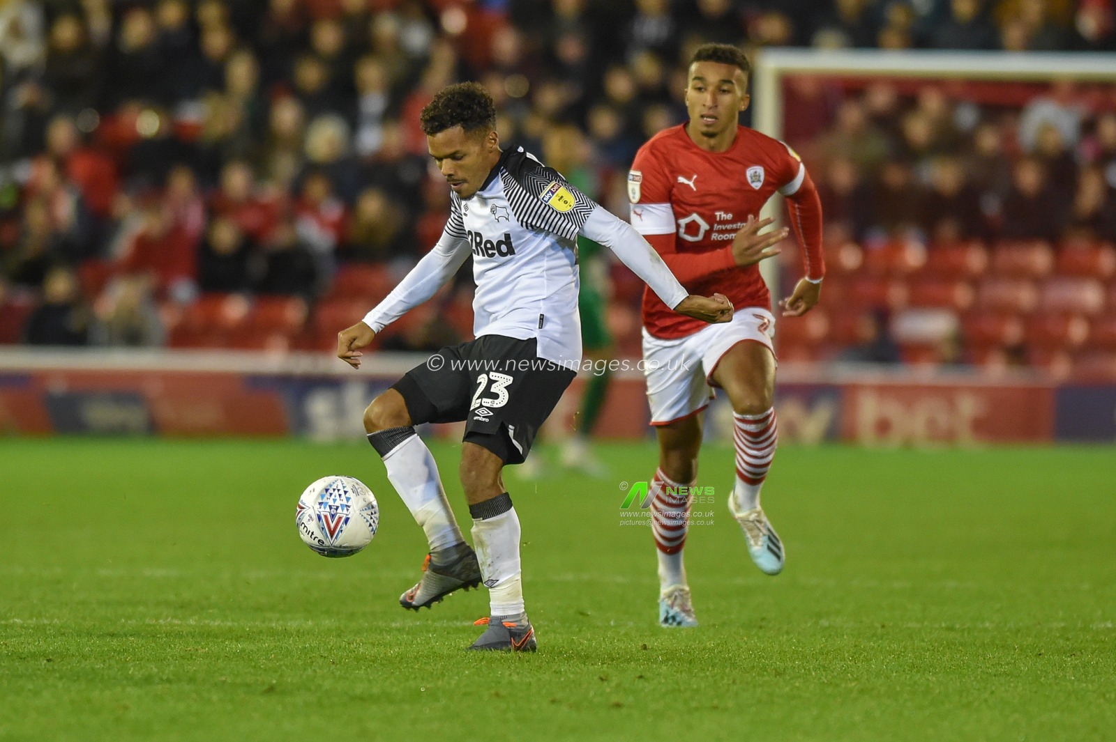 2nd October 2019, Oakwell, Barnsley, England; Sky Bet Championship, Barnsley v Derby County :Duane Holmes (23) of Derby County with the ball 

Credit: Dean Williams/News Images