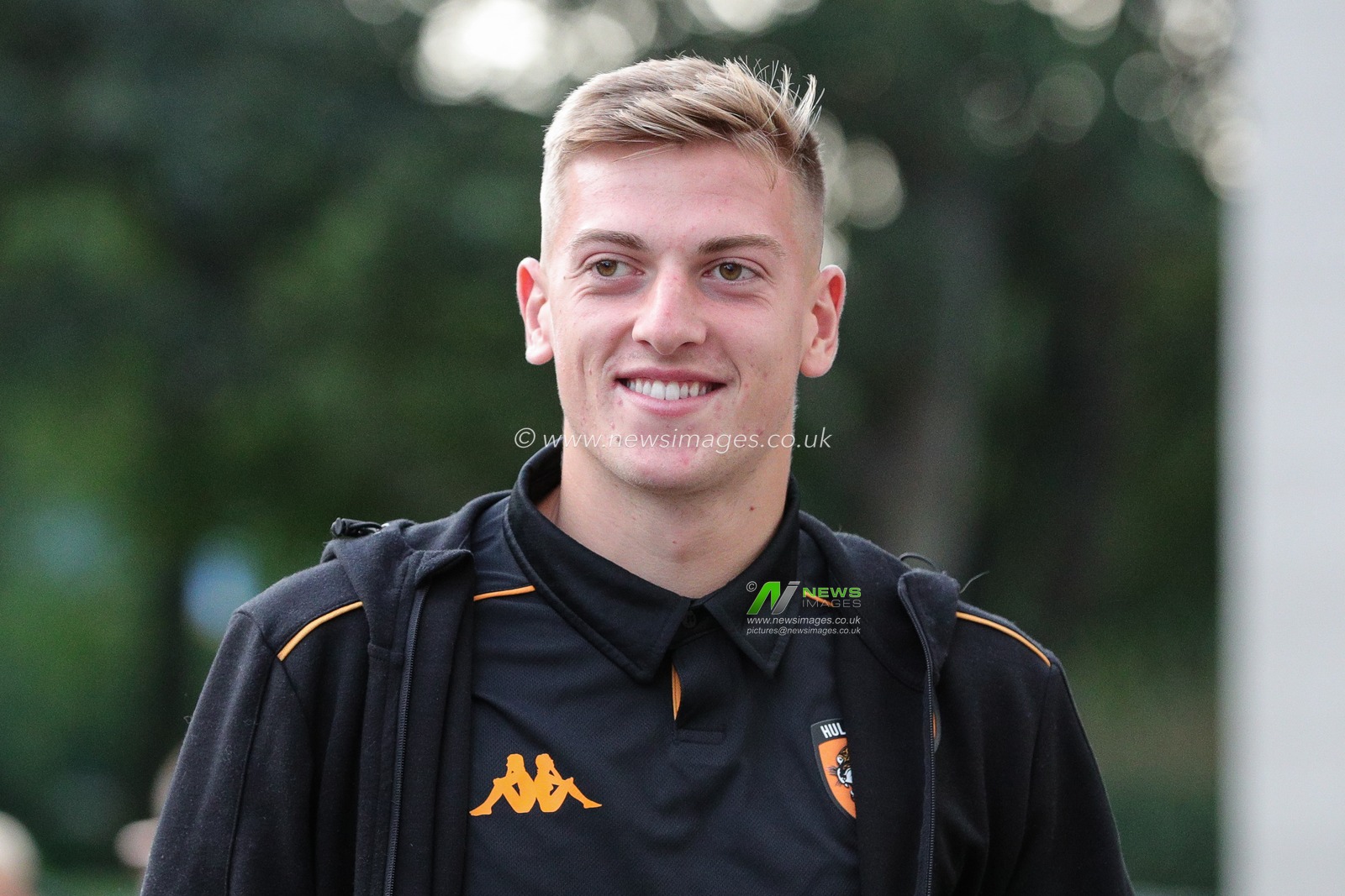 Liam Delap #20 of Hull City arrives at The MKM Stadium ahead of the Sky Bet Championship match Hull City vs Coventry City at MKM Stadium, Hull, United Kingdom, 15th September 2023

(Photo by James Heaton/News Images)