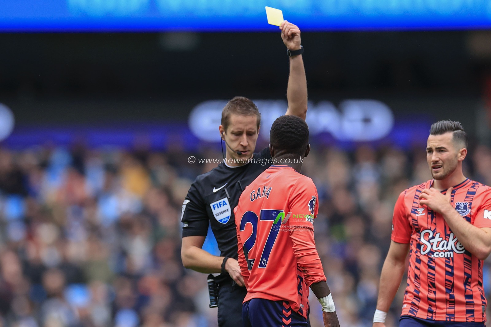 Idrissa Gueye of Everton receives a yellow card during the Premier League match Manchester City vs Everton at Etihad Stadium, Manchester, United Kingdom, 10th February 2024

(Photo by Conor Molloy/News Images)
