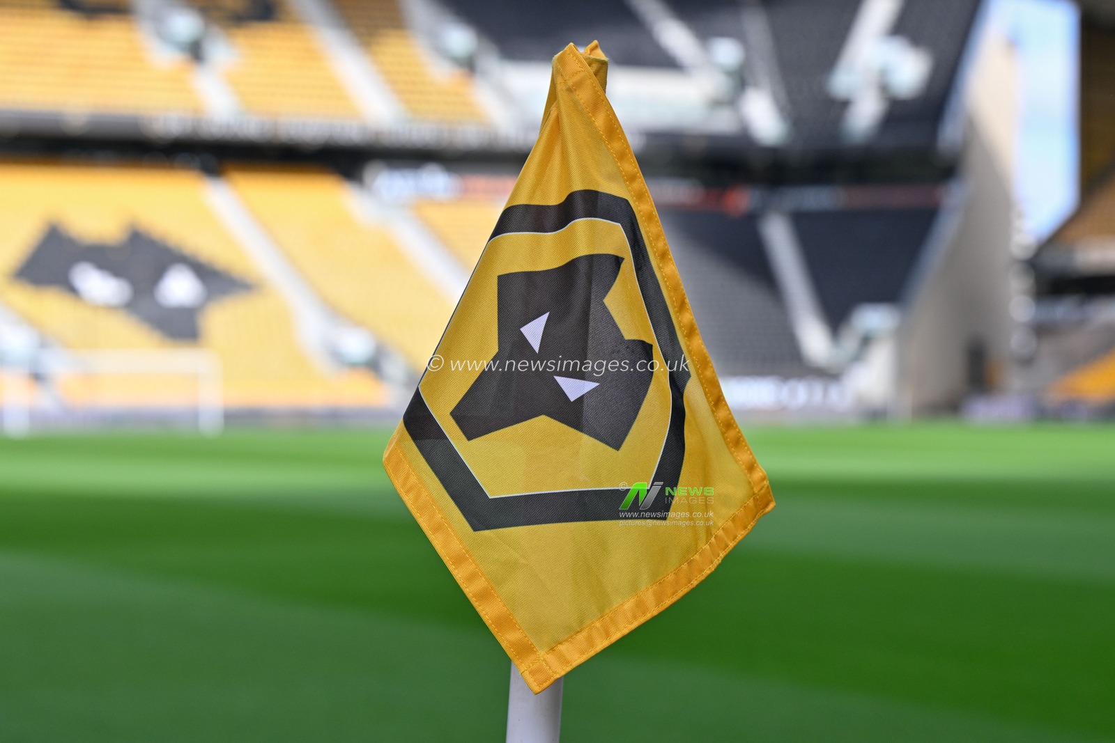 The corner flag during the Premier League match Wolverhampton Wanderers vs Sheffield United at Molineux, Wolverhampton, United Kingdom, 25th February 2024

(Photo by Cody Froggatt/News Images)