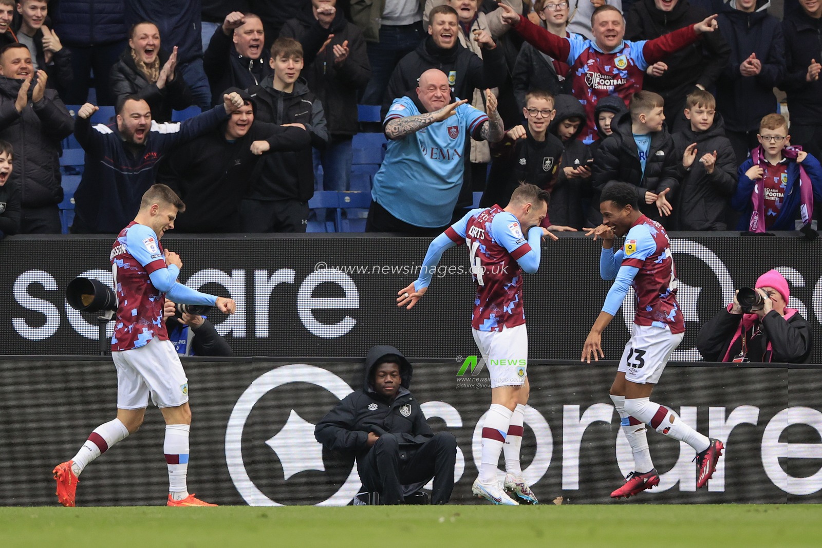 Connor Roberts #14 of Burnley celebrates scoring to make it 2-0 during the  Sky Bet Championship match Burnley vs Huddersfield Town at Turf Moor, Burnley, United Kingdom, 25th February 2023

(Photo by Conor Molloy/News Images)